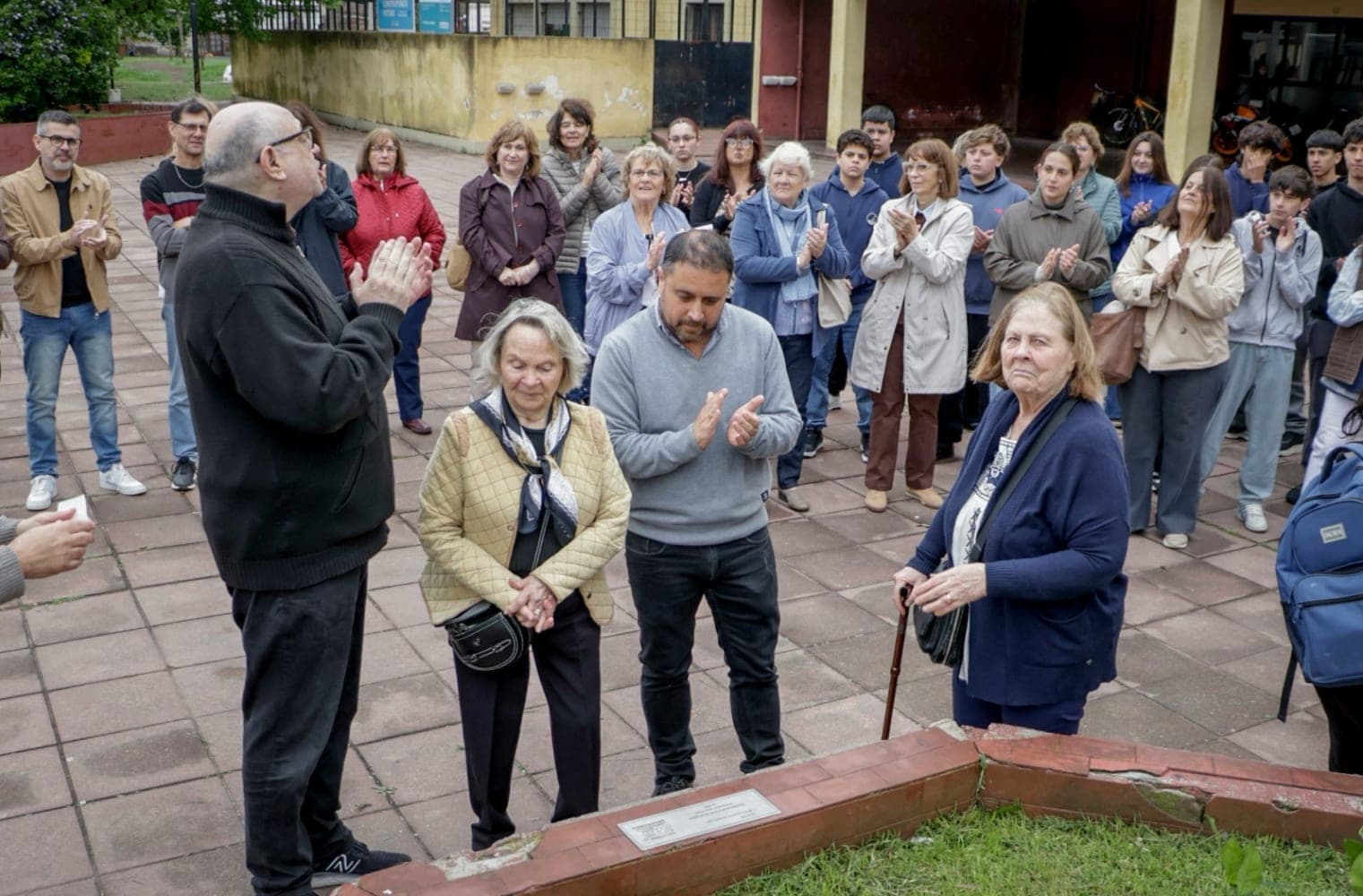 La Escuela Normal Juan Bautista Marenzi celebró sus 80 años - Foto 1